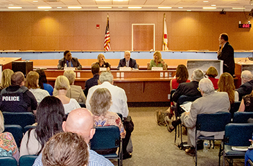 Picture of full room at Opioid Forum