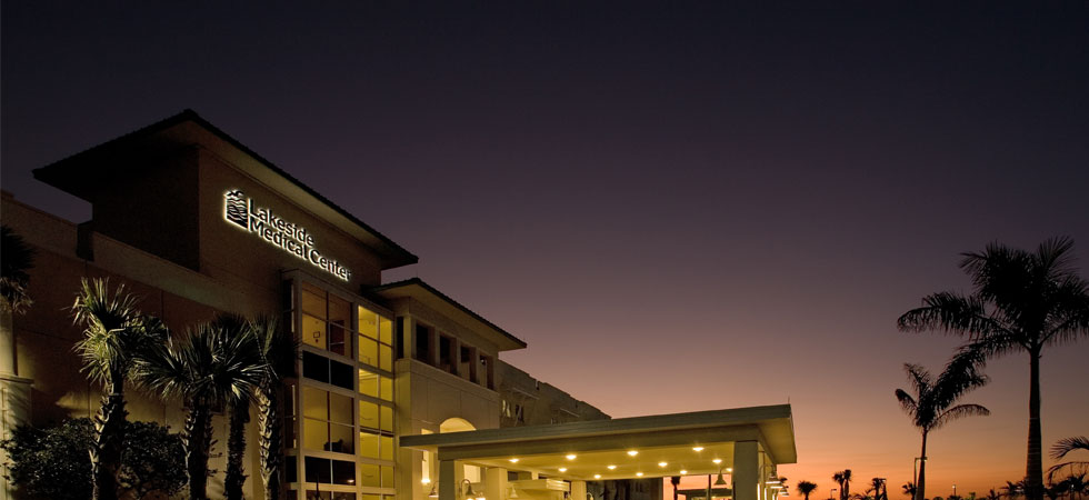 The front of the Lakeside Medical Center building at night